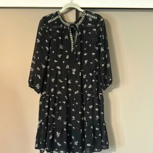 danielrainn black floral  dress with 3/4 sleeves size M 38” from top to bottom